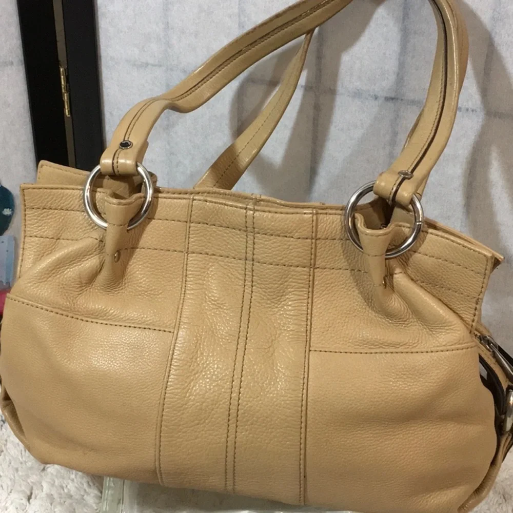 Tignanello light tan leather shoulder bag